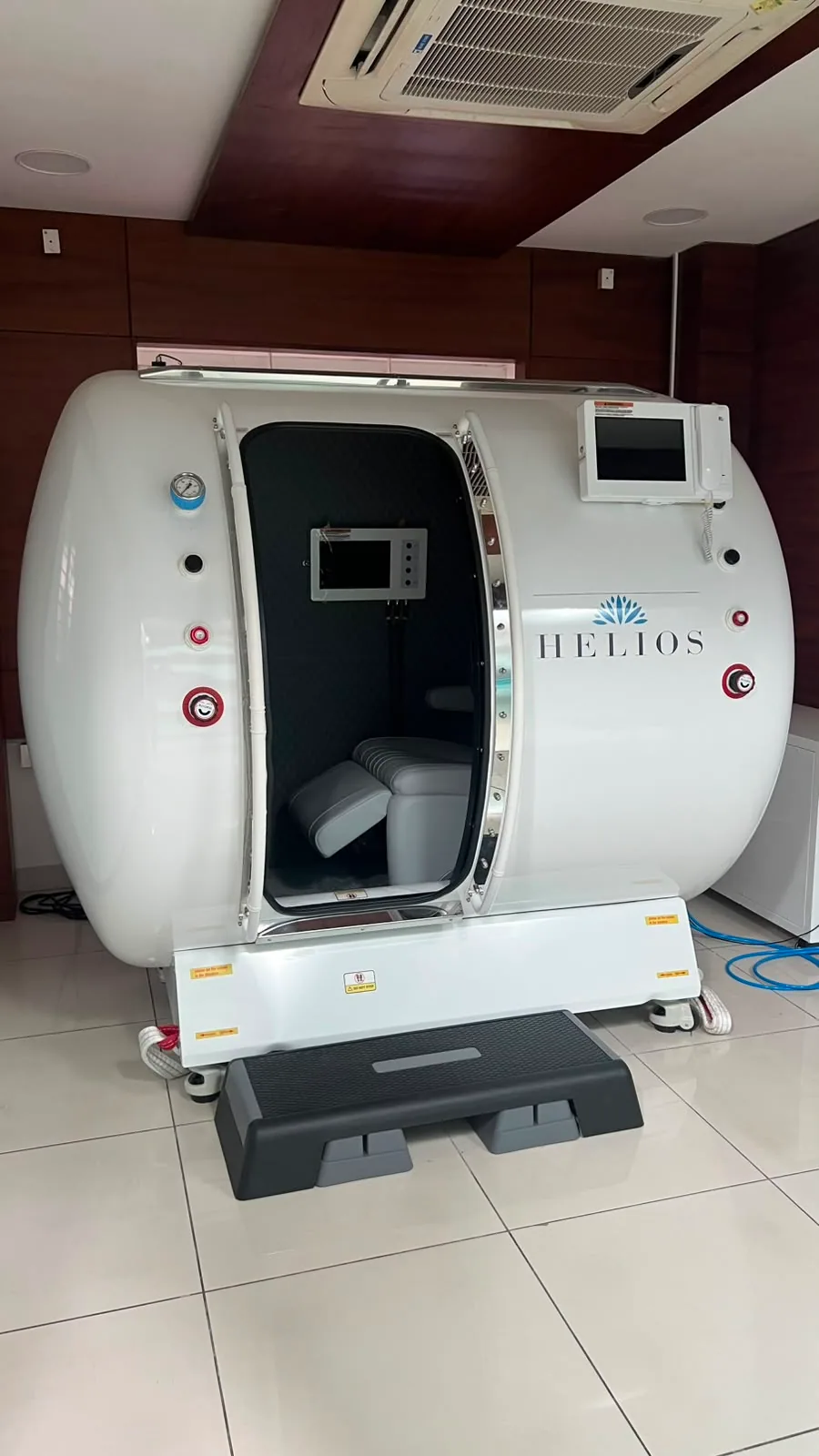 Specialized pressurized hyperbaric oxygen therapy chamber at Helios